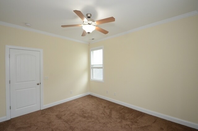 Building Photo - Beautiful 2-story home