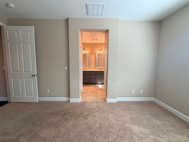 Building Photo - 1587 Manzanita Way