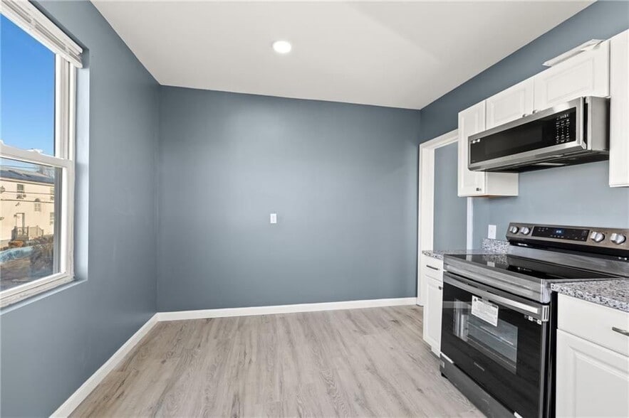 Building Photo - 18 Loreto St