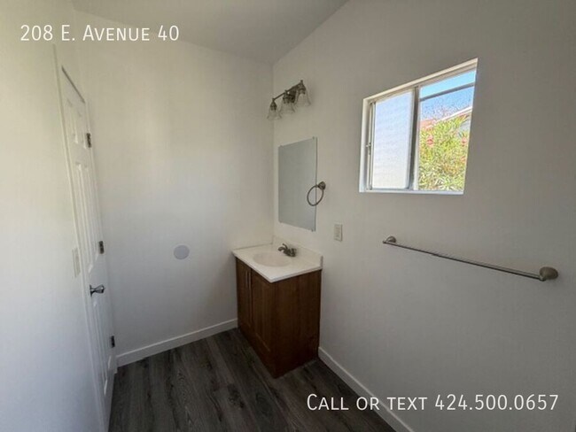 Building Photo - 208 E Avenue 40