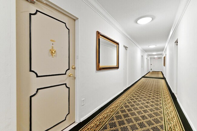 Building Photo - 2840 S Ocean Blvd