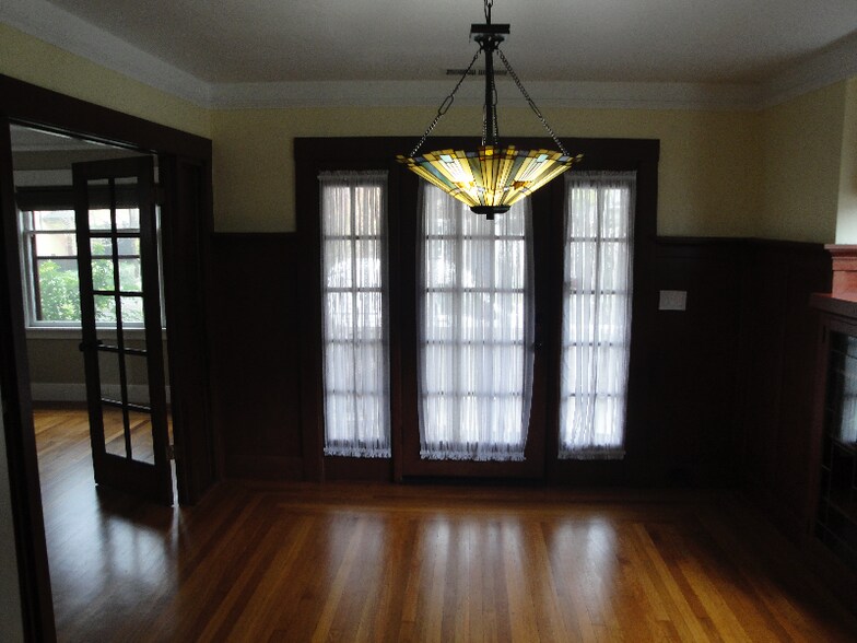 Building Photo - 346 Carrillo St