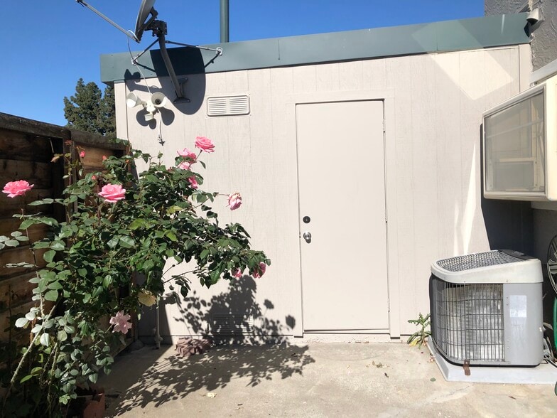 Shed on patio - 3555 Northwood Dr