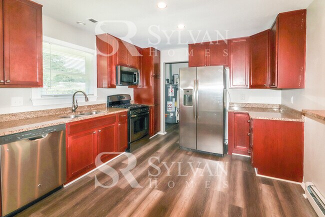 Building Photo - Easy living in this 3 BR, 1 BA Rancher