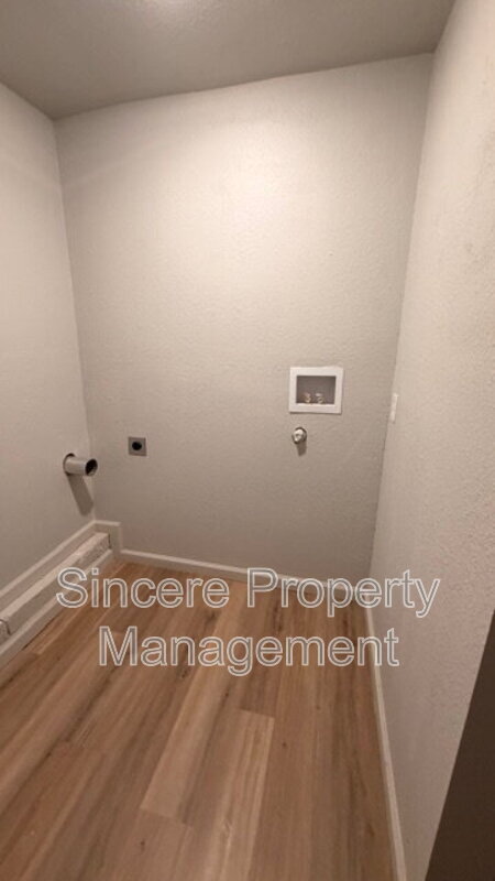 Building Photo - 3214 S St Clair Ave