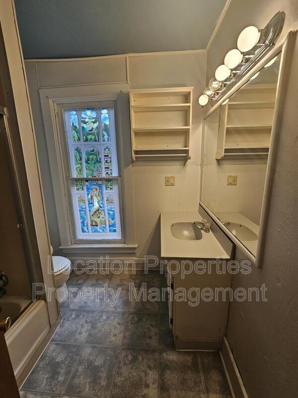 Building Photo - 925 Alabama St