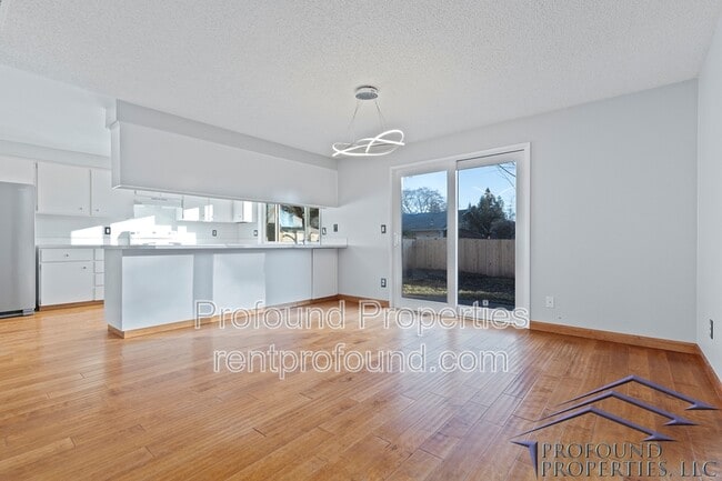 Building Photo - 19300 SW Hennig St