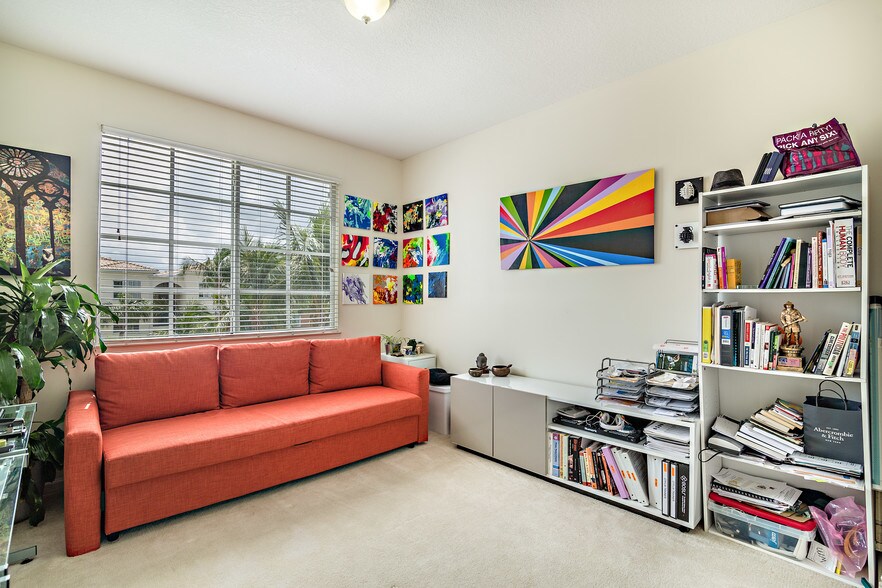 Building Photo - 4302 Myrtlewood Cir E