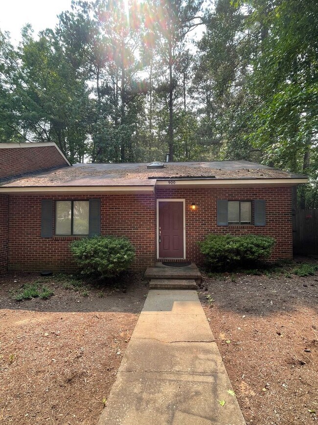 Building Photo - 900 Barringer Drive ~ Charming 2 Bedroom R...