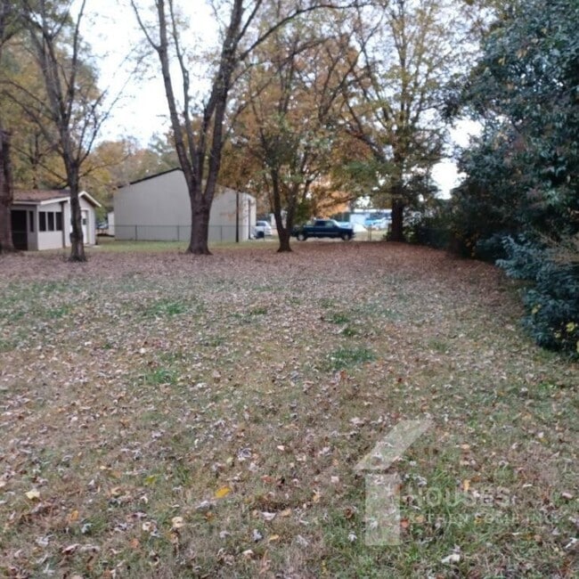 Building Photo - 1321 New Cut Rd