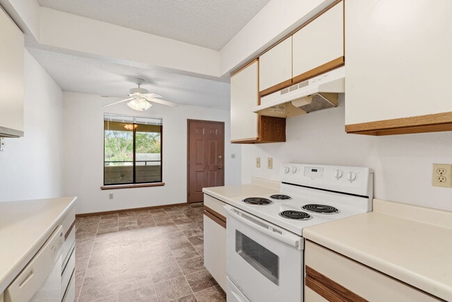 Floorplan - Jordan Creek and Mills