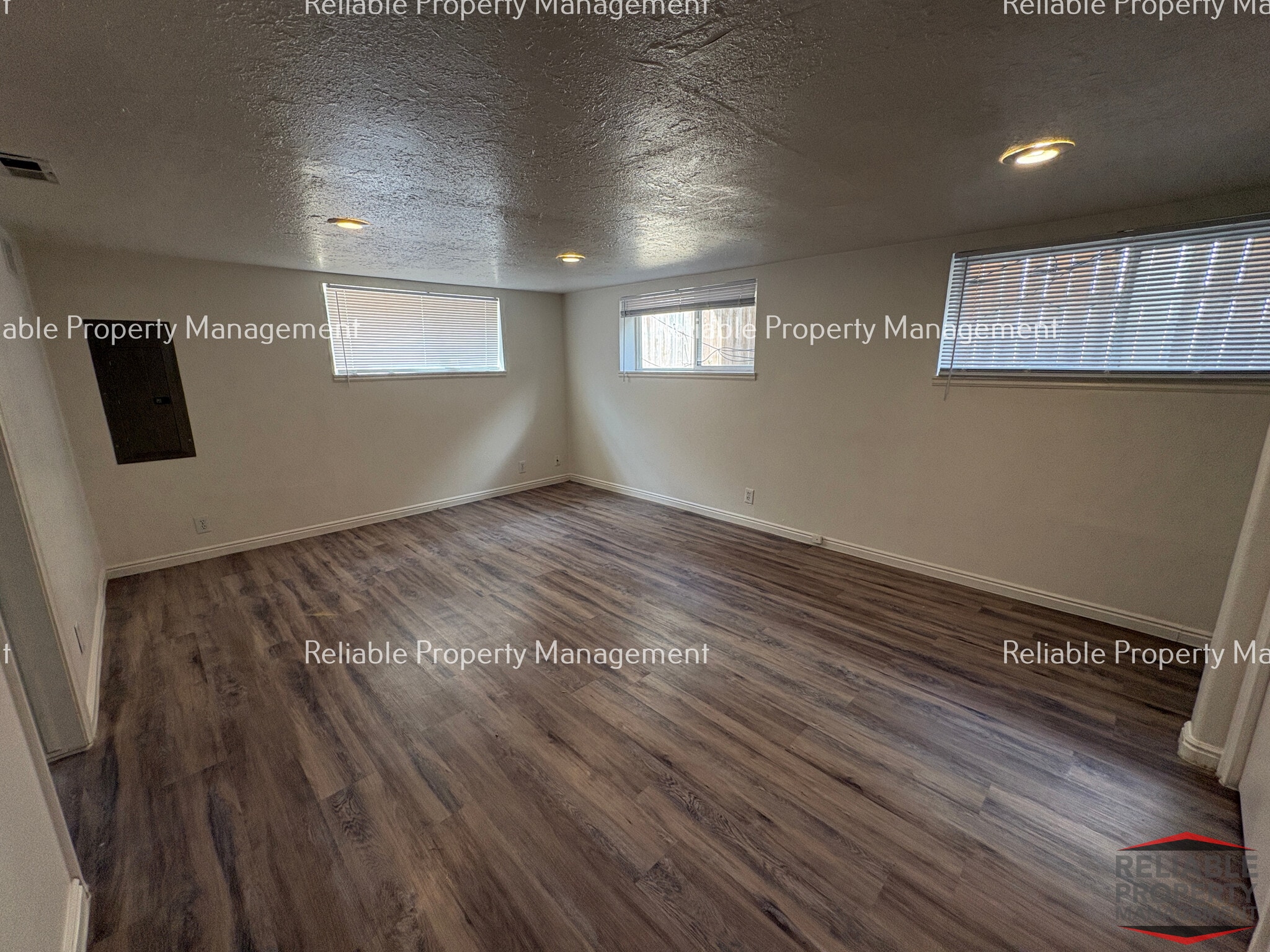 Building Photo - 357 W 20th St