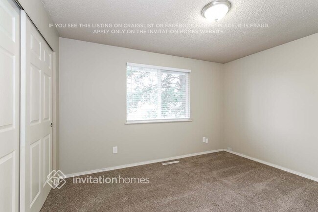 Building Photo - 1002 151st St E