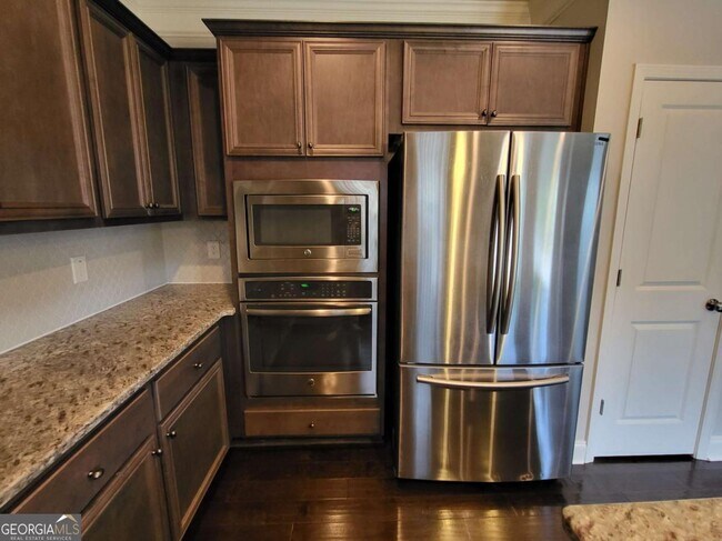 Building Photo - 551 Wagon Hill Ln