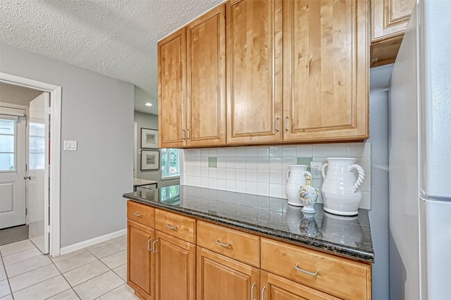 Building Photo - 13914 St Marys Ln
