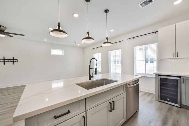 Building Photo - 8321 Springwood Cyn Ln
