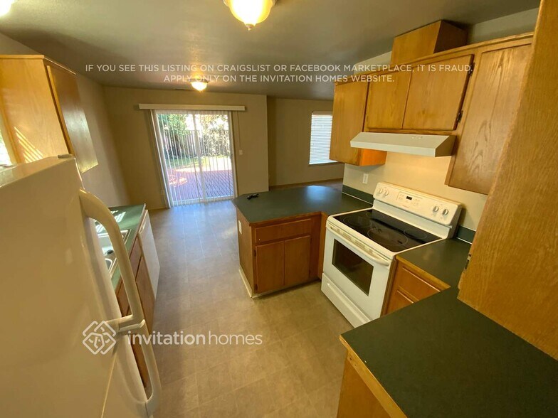 Building Photo - 20205 11th Ave Ct E