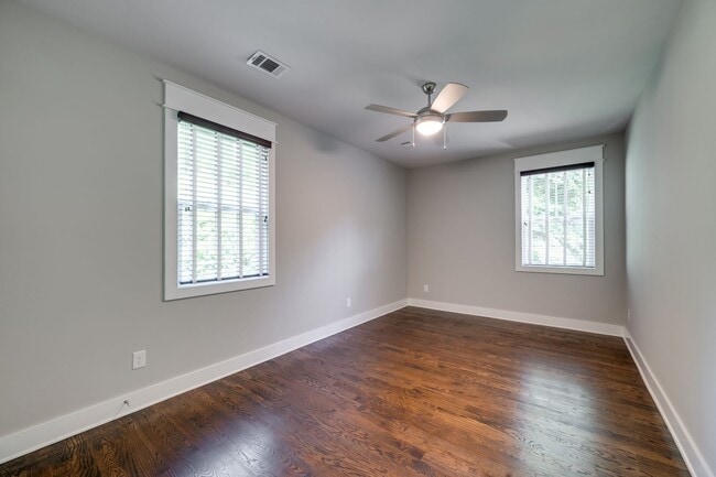 Building Photo - Beautiful 3-bed, 2.5-bath home offering 2,003 sq ft in the heart of East Nashville