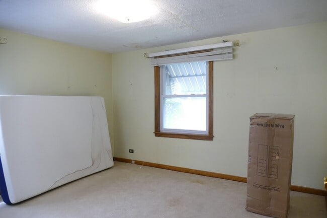 Building Photo - 2423 Elm St
