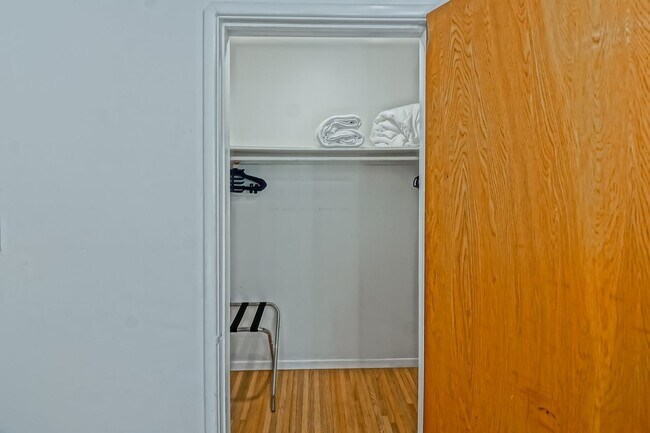 Building Photo - 1700 W 26th St