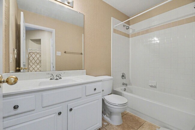 Building Photo - Welcome home to this spacious 3-bedroom, 2-bathroom property offering 2,000 square feet of comfor...