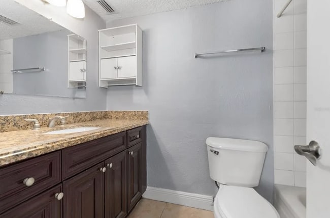 Building Photo - Spacious Renovated 3-Bedroom Condo with Balcony & Amenities – Prime Orlando Location