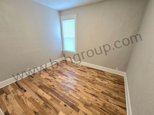 Building Photo - 2629 Roosevelt Rd