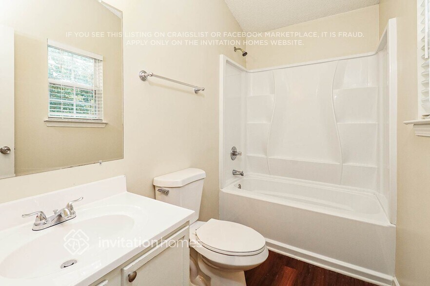 Building Photo - 11120 Northwoods Forest Dr