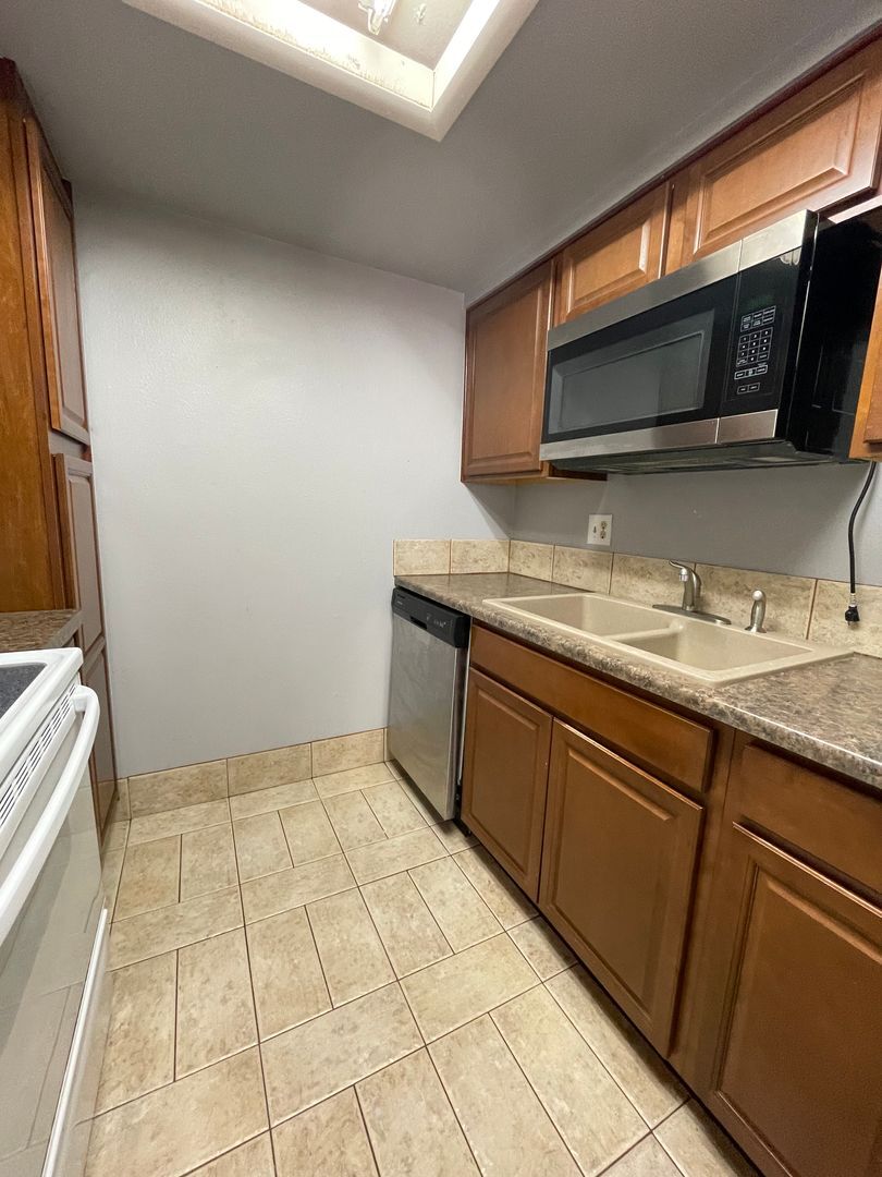 Building Photo - 12103 N Melody Dr