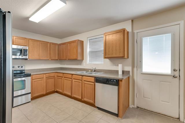 Building Photo - 12885 Pearson Dr