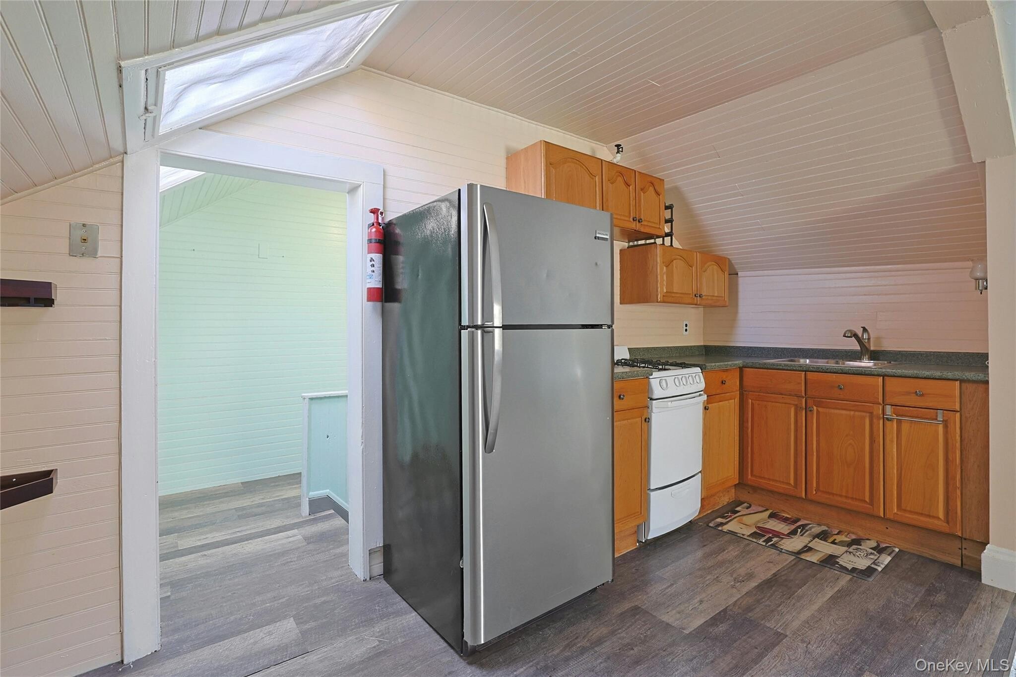 Building Photo - 105 S Broadway