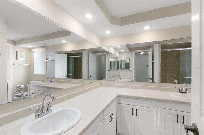 Building Photo - 7114 Parrot Dr