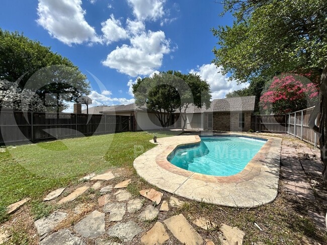 Building Photo - 608 High Meadow Dr