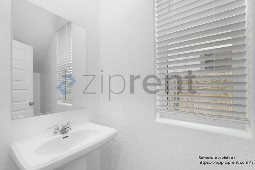 Building Photo - 8495 Anker Wy