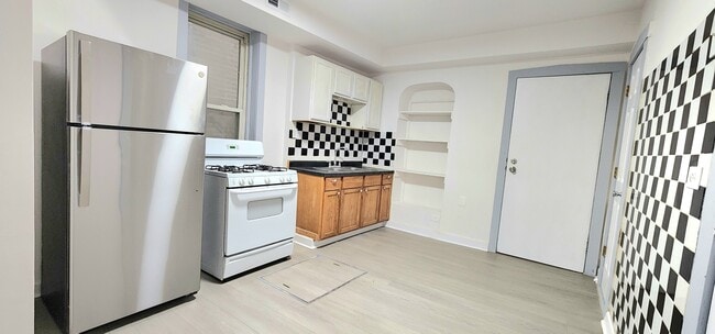 Building Photo - 3520 S Winchester Ave