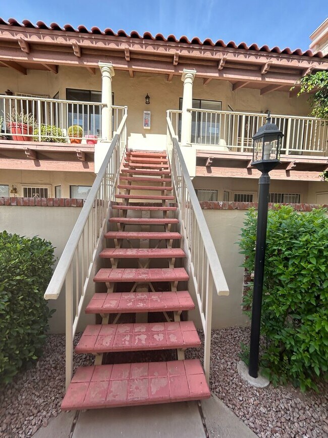 Building Photo - Spacious 2 Bedroom, 2 Bathroom Condo