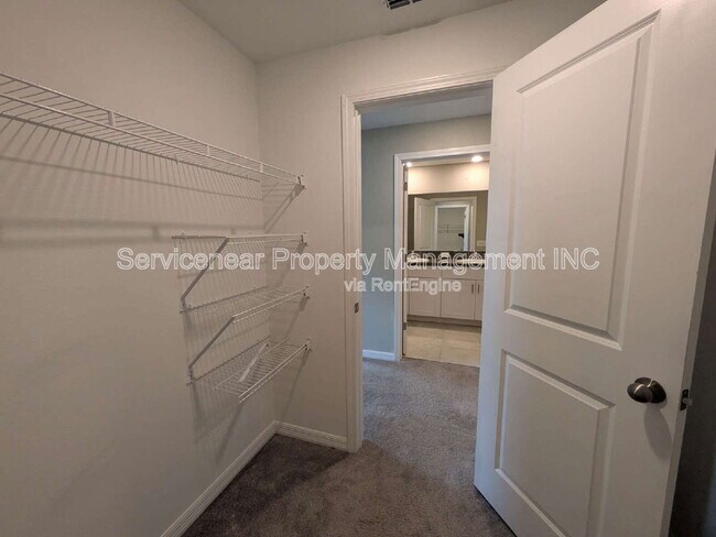 Building Photo - 11818 Dumaine Valley Rd