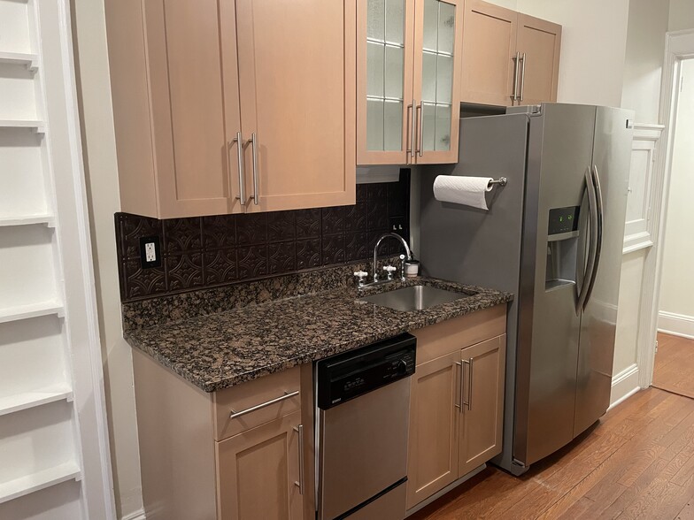 Building Photo - 61 16th St NE