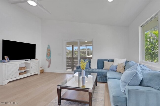 Building Photo - 2700 Gulfview Dr