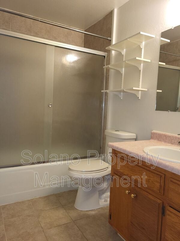 Building Photo - 1239 Ohio St