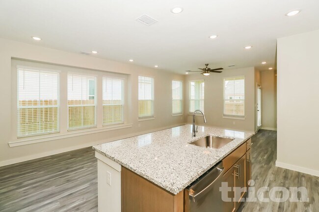 Building Photo - 612 Foxtail Agave St