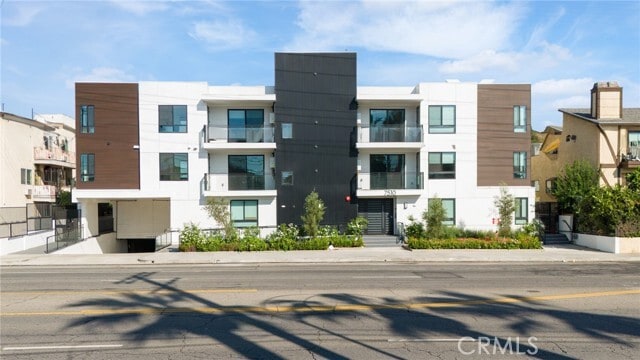 Building Photo - 7510 Sepulveda Blvd