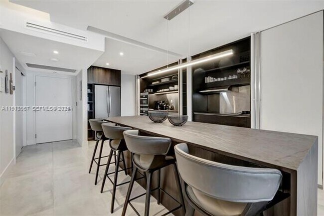 Building Photo - 2301 Collins Ave