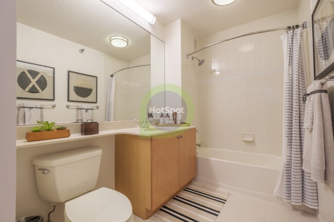 Building Photo - 507 N Kingsbury St