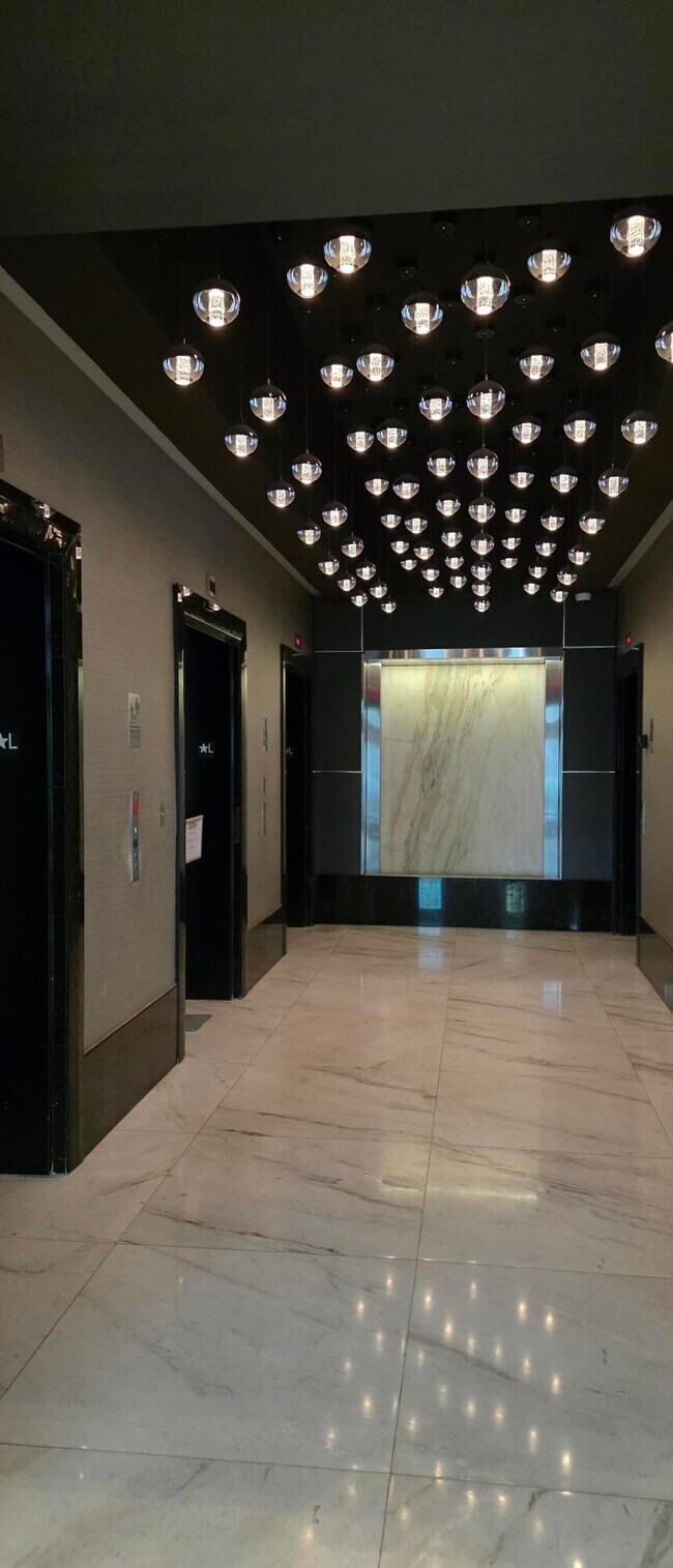 Building Photo - 951 Brickell Ave