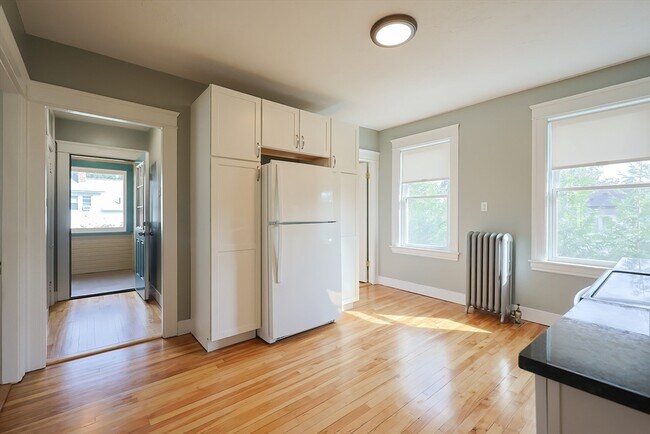 Building Photo - 19 Brantwood Rd