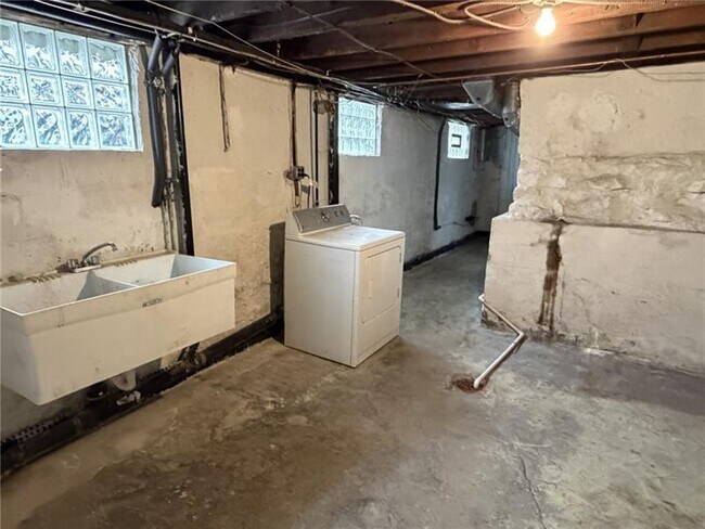 Building Photo - 820 Jacoby Rd