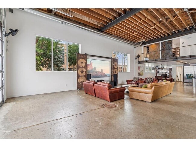 Building Photo - 1290 Snelling Ave N