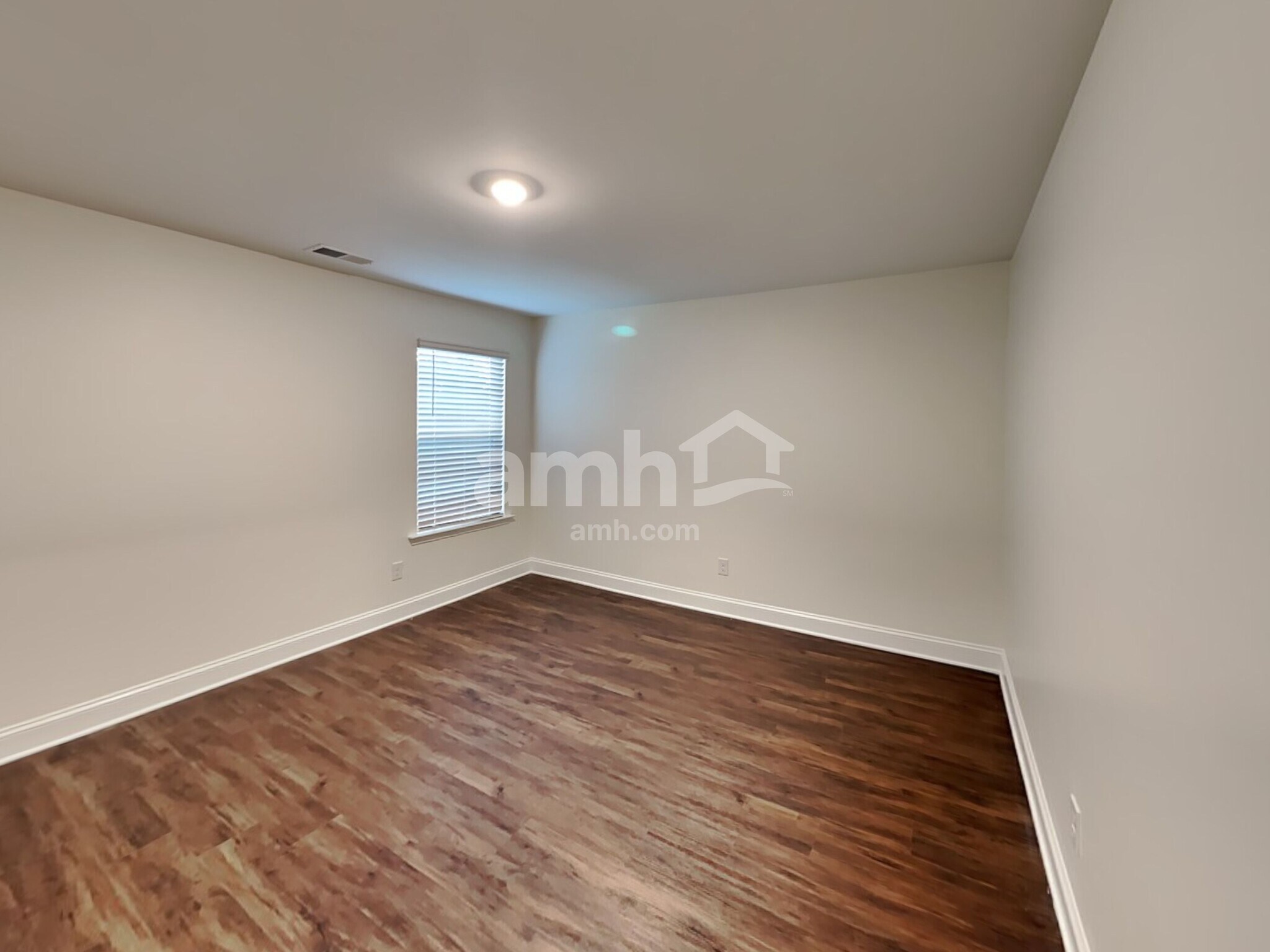 Building Photo - 549 Rivermist Dr