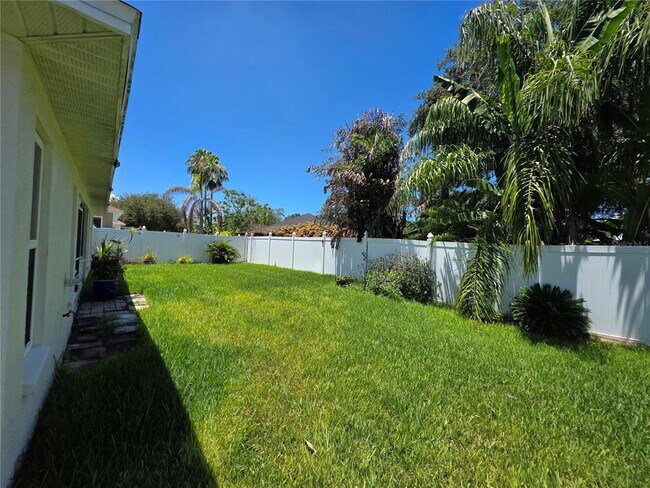Building Photo - 806 Lesa Glen Pl